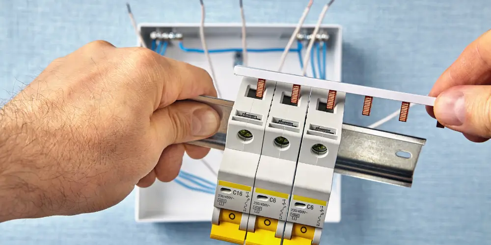 Does a Plastic Consumer Unit Fail an EICR