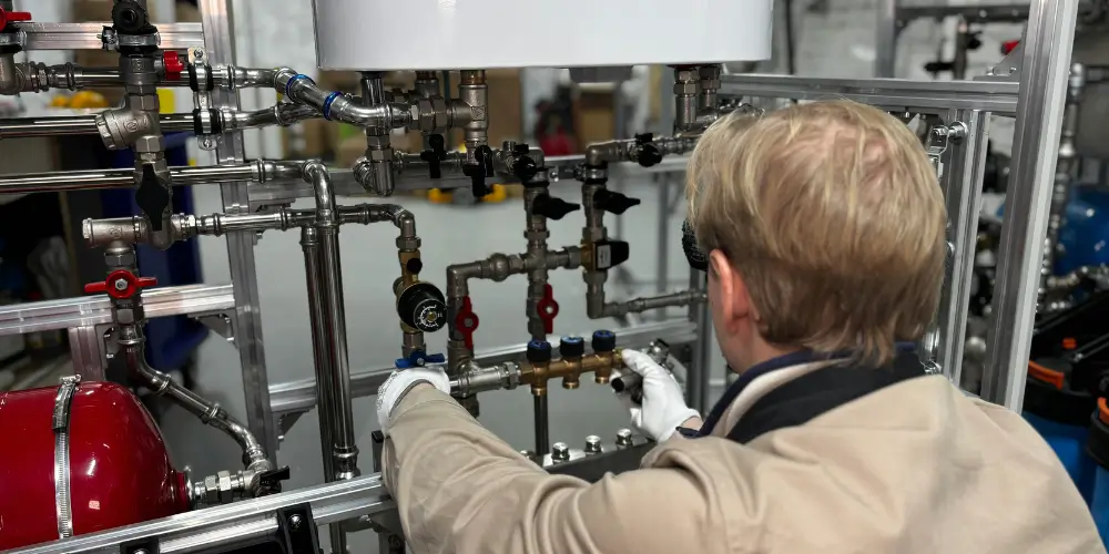 What a British Gas Engineer Does and How Long the Visit Takes / How to Book a British Gas Boiler Service